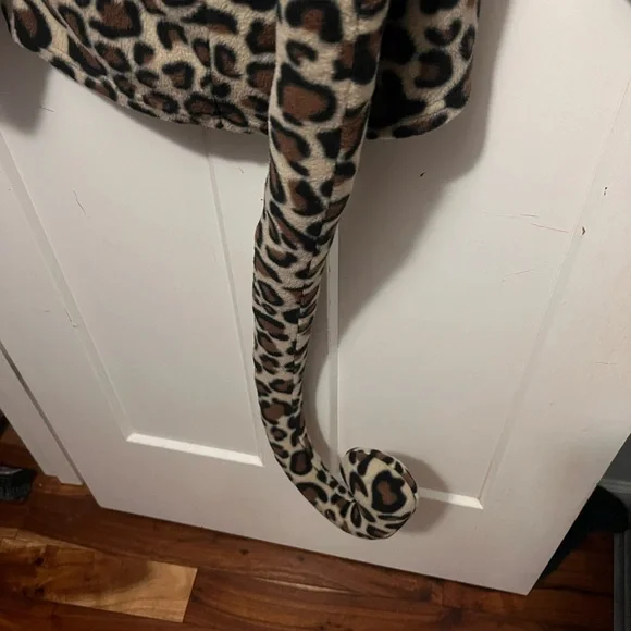 Torrid Leg Avenue Cozy Leopard 1X/2X 3X/4X Cozy Fleece Halloween Costume - Picture 7 of 9